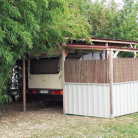 Maison D'Hotes Afrika Du Queyroux Ginestet Buitenkant foto