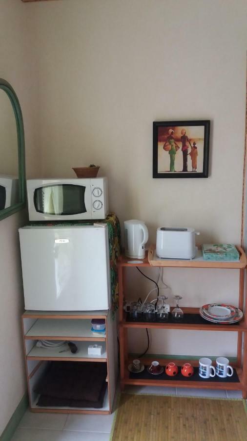 Maison D'Hotes Afrika Du Queyroux Ginestet Buitenkant foto